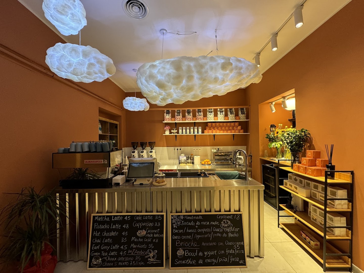 Omnia Pastelería | Specialty Coffee & Brunch · Fotos 1